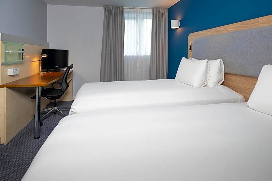 Holiday Inn Express Swindon City Centre By IHG