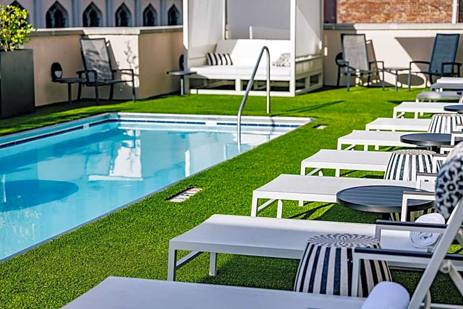 The Lindy Renaissance Charleston Hotel