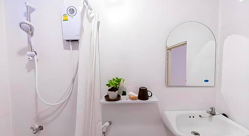 THE GOOSE HOUSE UBON