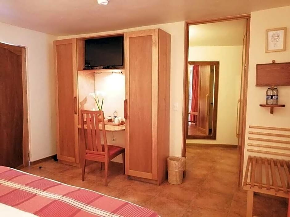 Casa Tsaya Boutique