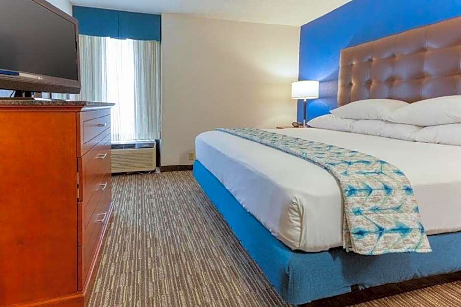 Heritage Inn & Suites St. Louis/Fenton, Trademark by Wyndham