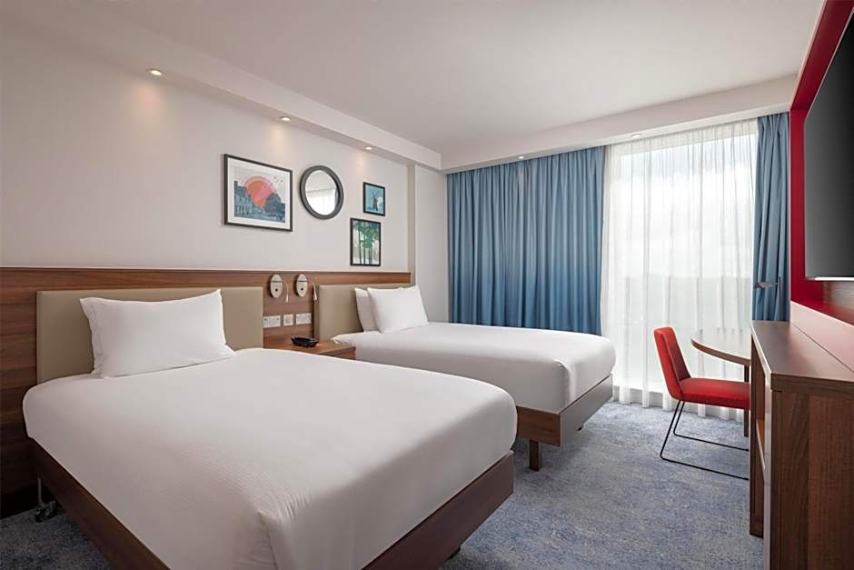 Hampton By Hilton London Stansted Airport