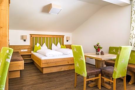 Triple Room with Bathroom