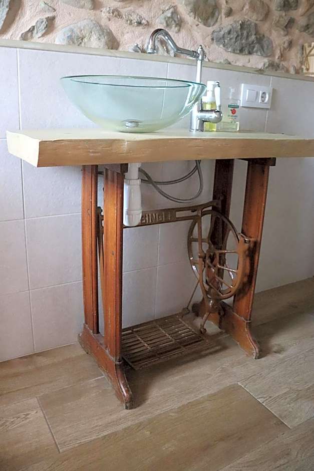 Les Magranes Bed & Breakfast