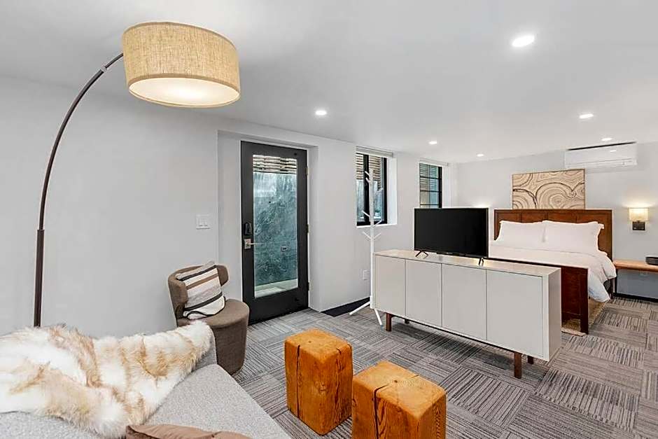Sunnyside Studio on Green Lake