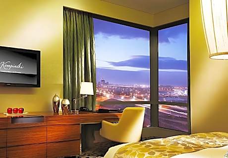 Deluxe Room City View King Bed