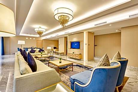 Royal Suite with Lounge Access