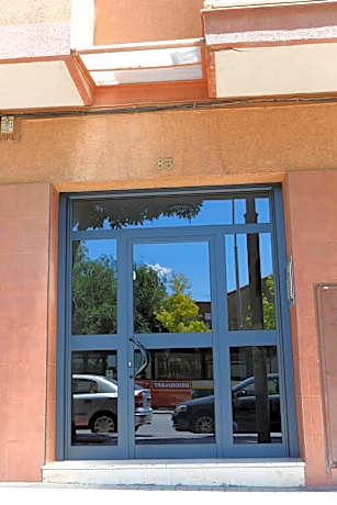 Piso exterior completo a 20' de Barcelona. 