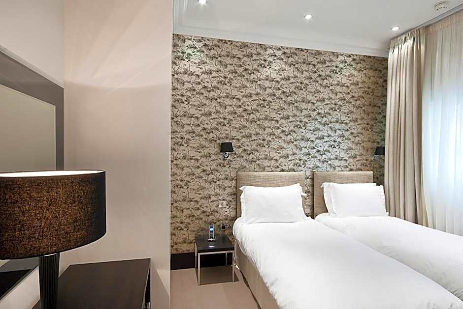 130 Queen's Gate Apartments