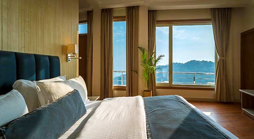 Tripli Hotels M & Resort