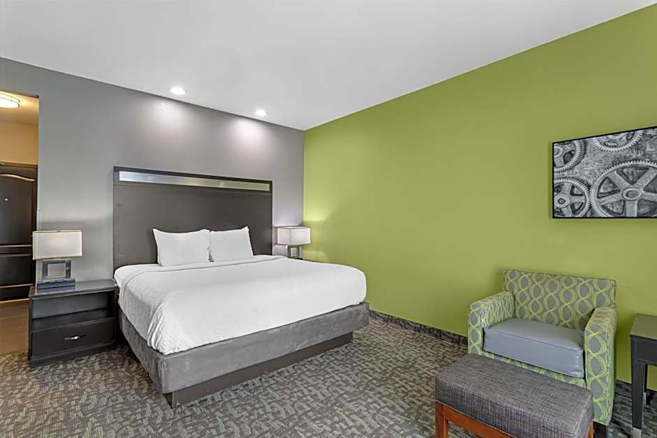 Best Western Plus Bay City Inn & Suites