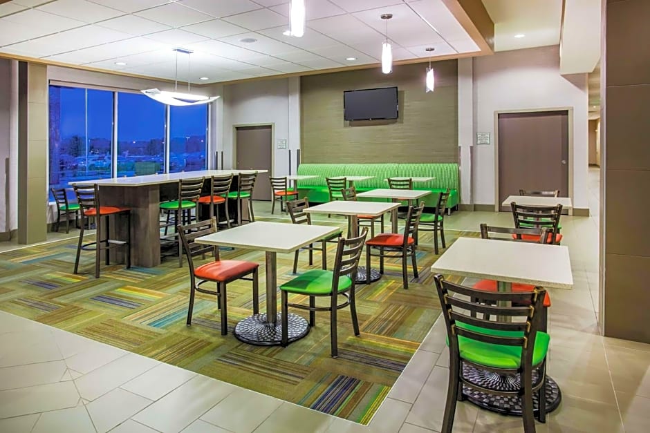 La Quinta Inn & Suites by Wyndham St Paul-Woodbury