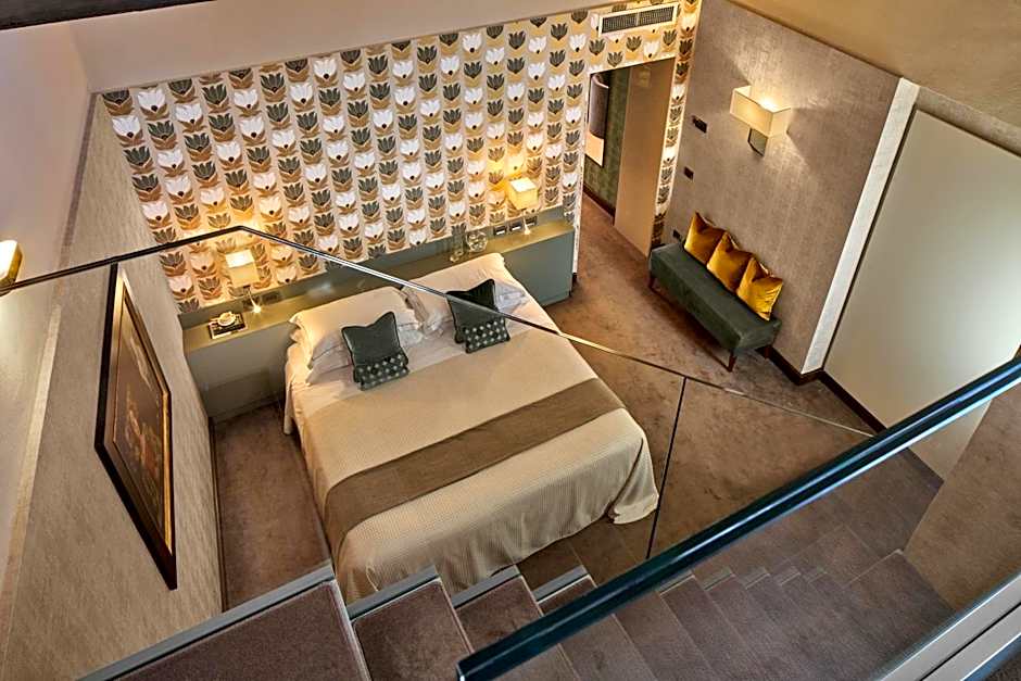 Photo 1 of 7 of Junior Suite
