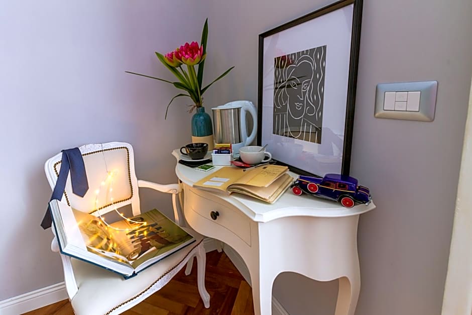 Athena Guest House