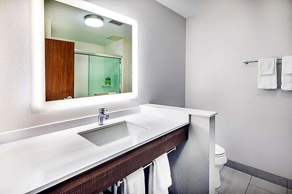 Holiday Inn Express And Suites Junction By IHG