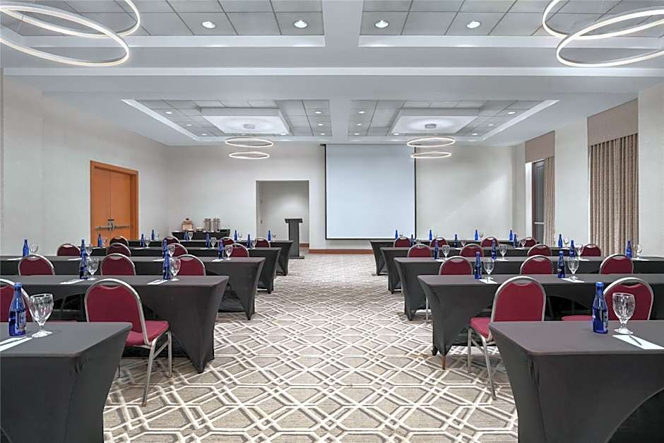 Embassy Suites By Hilton Hotel Boston At Logan Airport