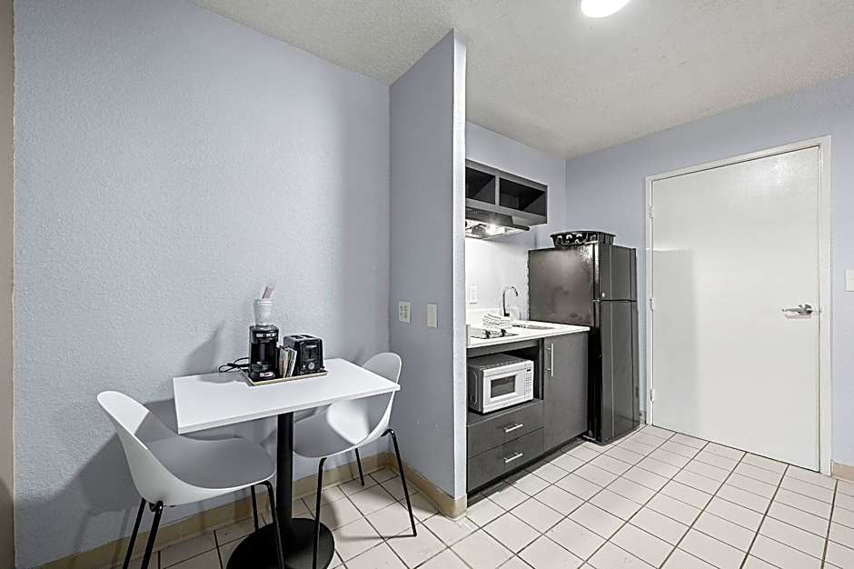 Studio 6-Roswell, GA - Atlanta