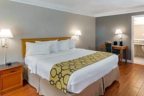 1 King Bed Mobility Accessible Room Non-Smoking