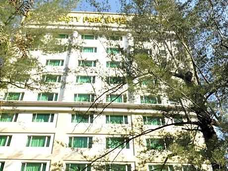 Tang Dynasty Park Hotel