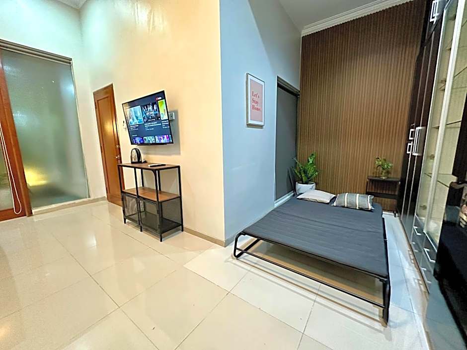 Cendhani Raras Gallery