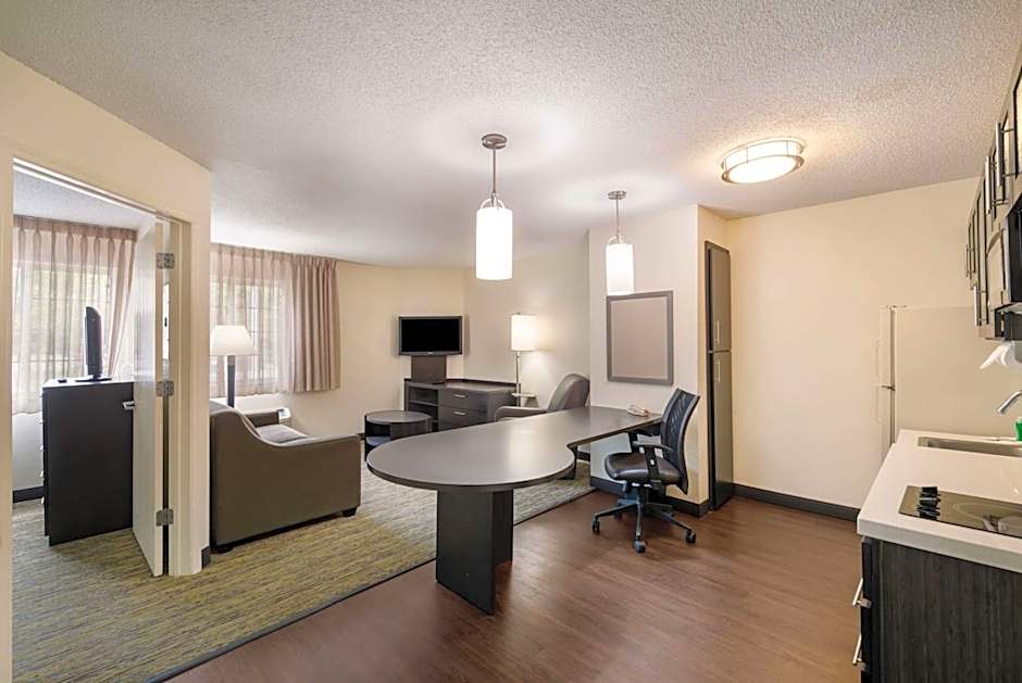 Sonesta Simply Suites Hampton