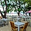 Warna Beach Hotel