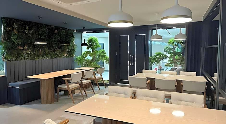 Heaven Premium Airport Hotel