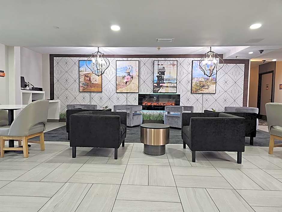 La Quinta Inn & Suites by Wyndham Deerfield Beach I-95