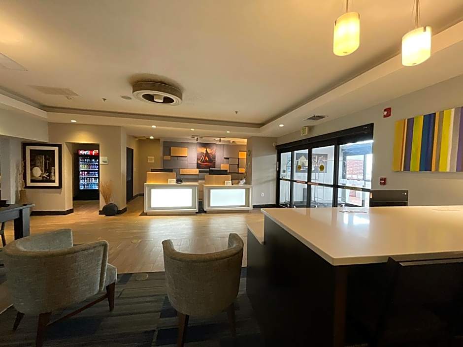 Route 66 inn & Suites