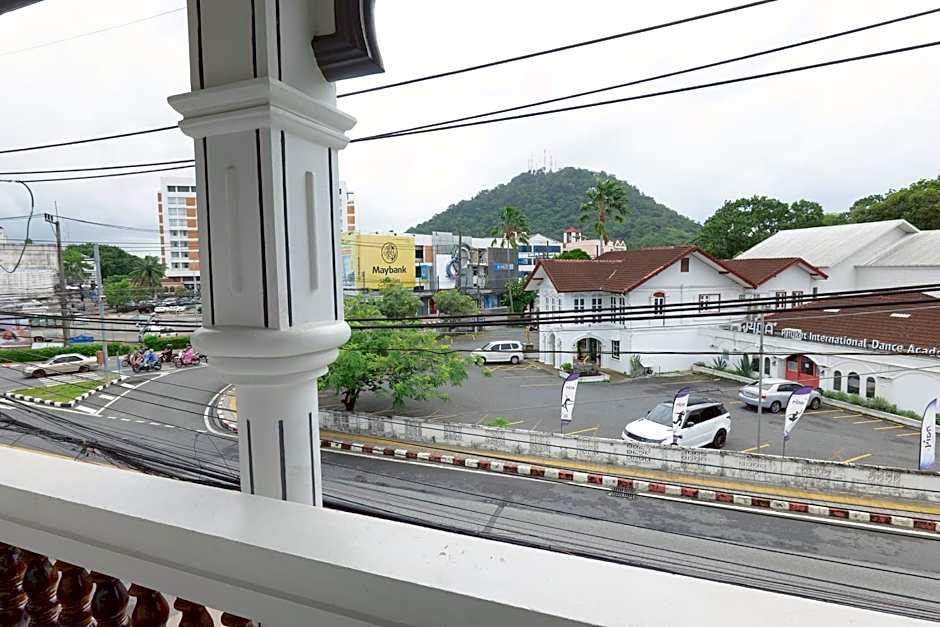 Surachet at 257 Boutique House