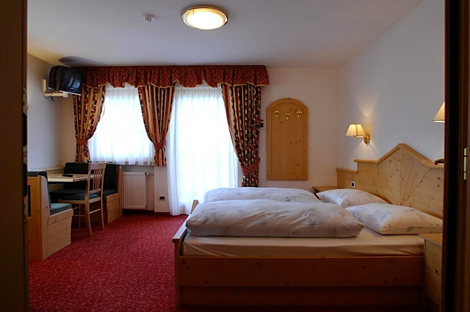 Hotel Falzares