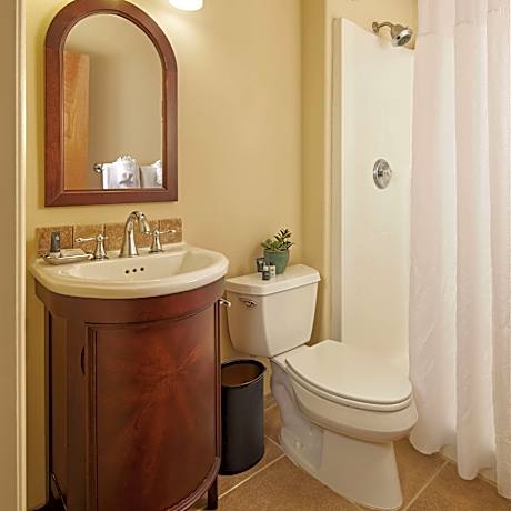 King Suite with Balcony- Non-Smoking