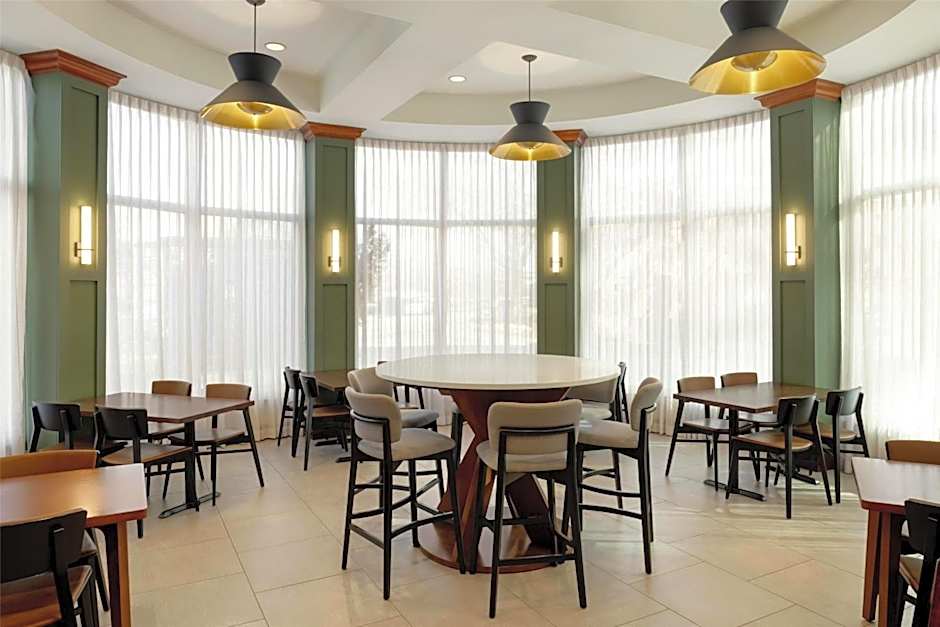 Hampton Inn By Hilton & Suites Greenville-Downtown-Riverplace