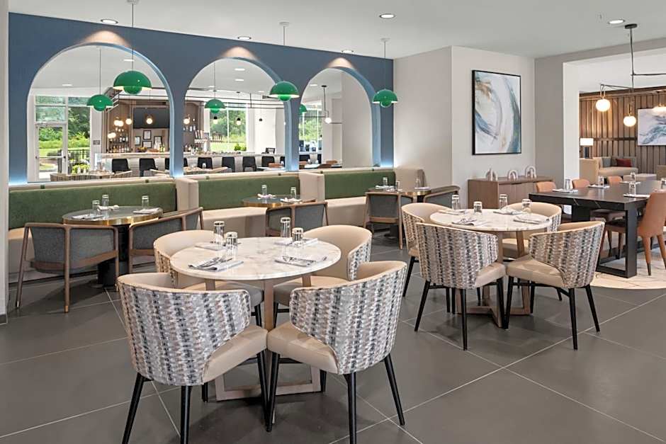 Delta Hotels by Marriott Colonial Heights