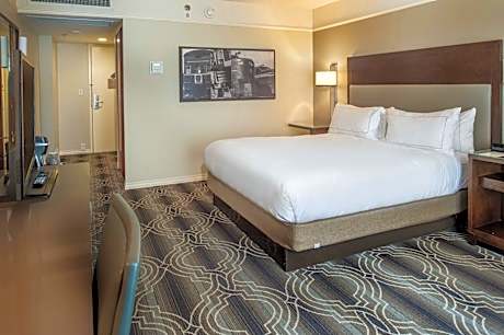 King Room with Bath Tub - Disability Access