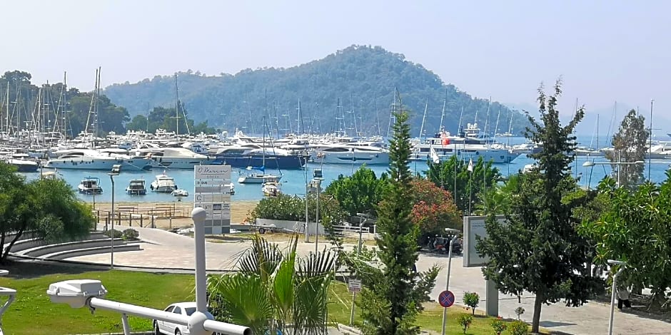 Marina Bay Gocek