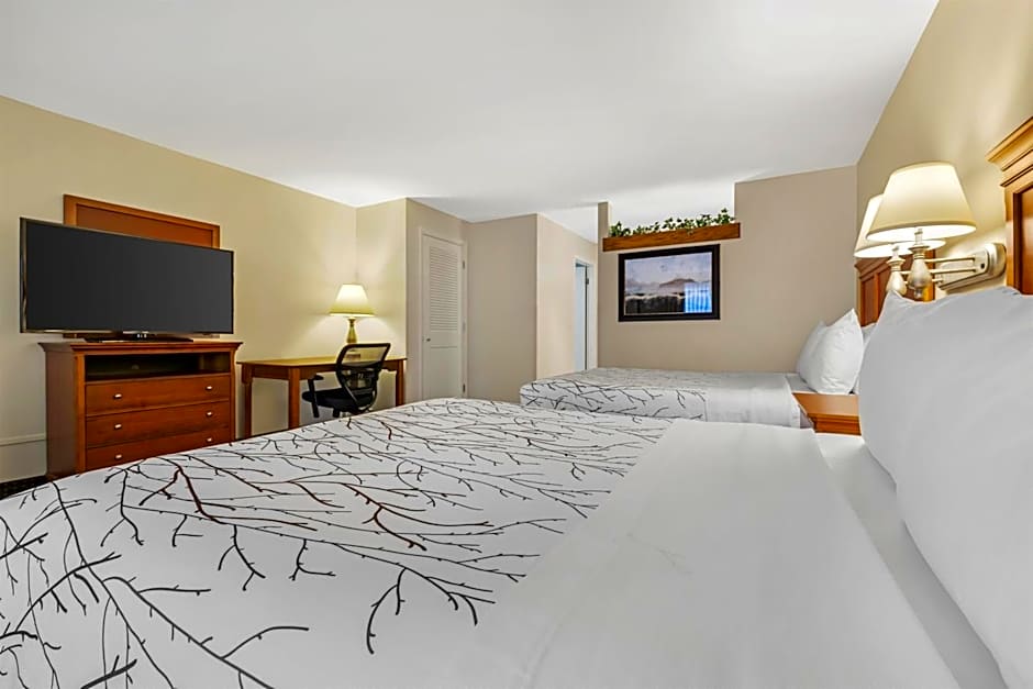 Best Western Plus Silver Saddle Inn