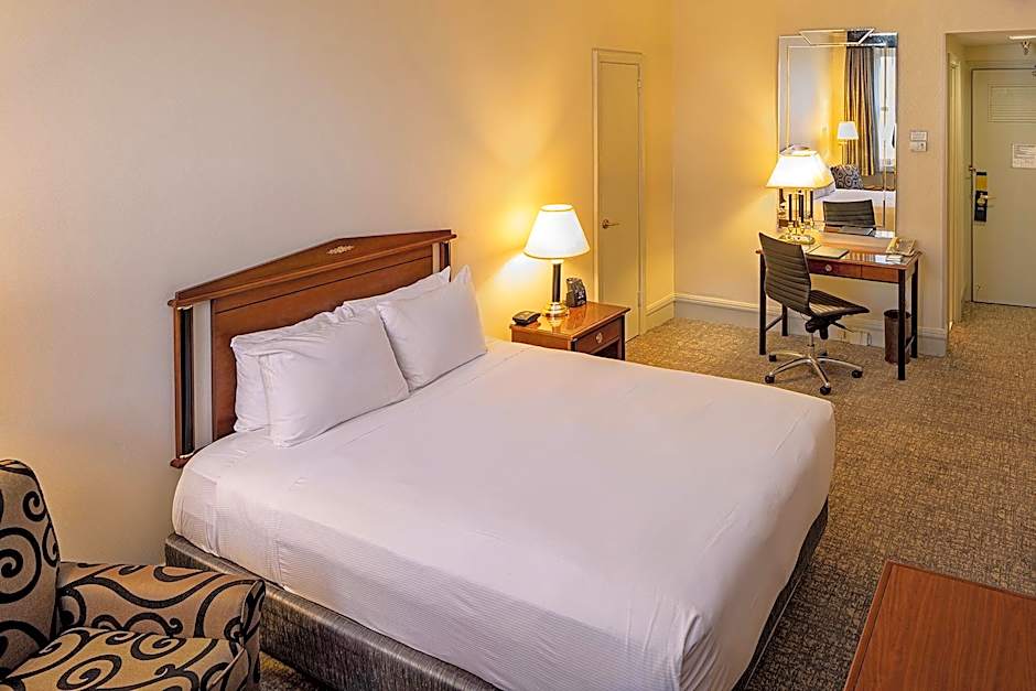 Hilton Cincinnati Netherland Plaza