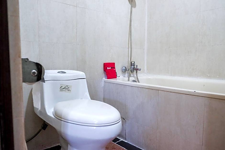 RedDoorz Plus near DC Mall Batam