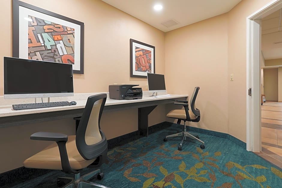Candlewood Suites Lenexa - Overland Park Area By IHG