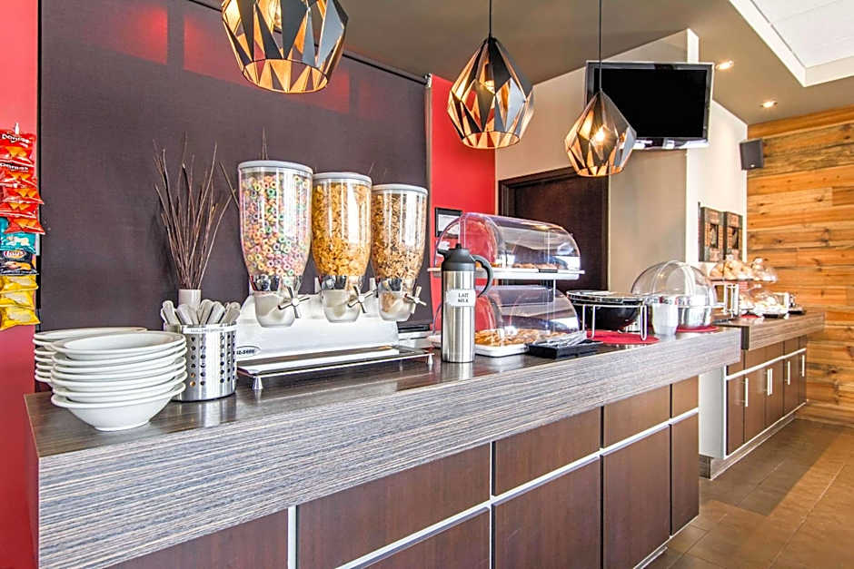 Econo Lodge St. Apollinaire