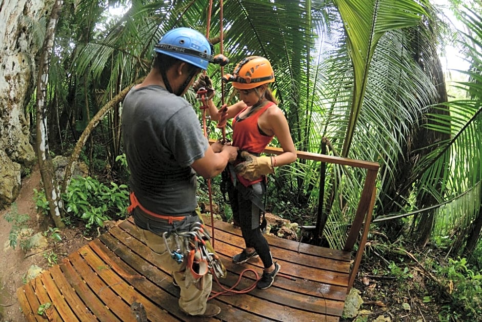 Lamanai Landings Hotel and Marina