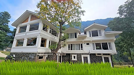 Xenious White House Eco Resort 