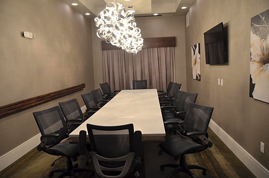 Holiday Inn Express & Suites Albany By IHG
