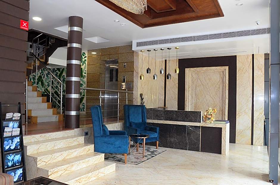  Hotel Crystal Residency