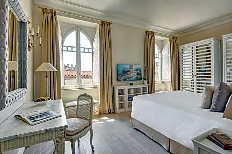 Executive Junior Suite