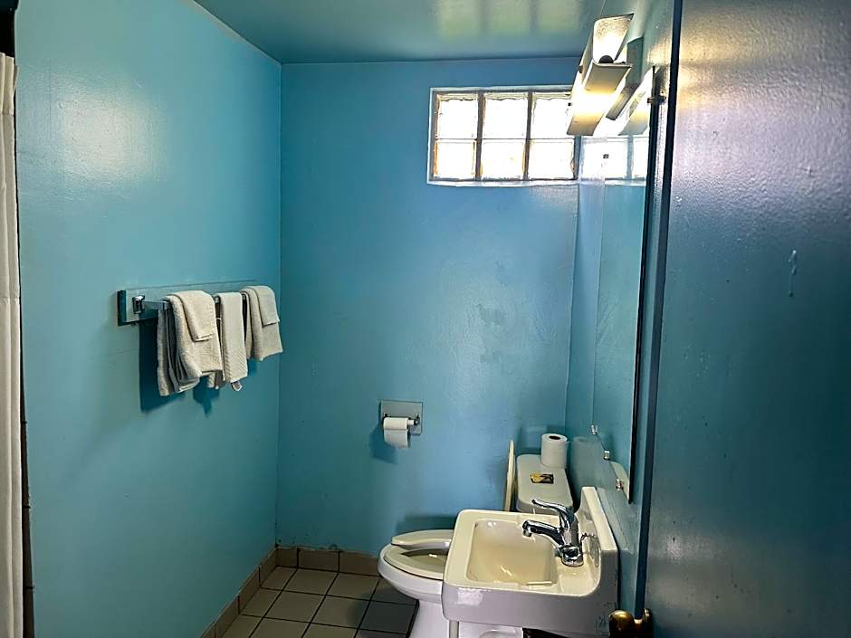 Westgate Manor Motel By OYO Youngstown Austintown