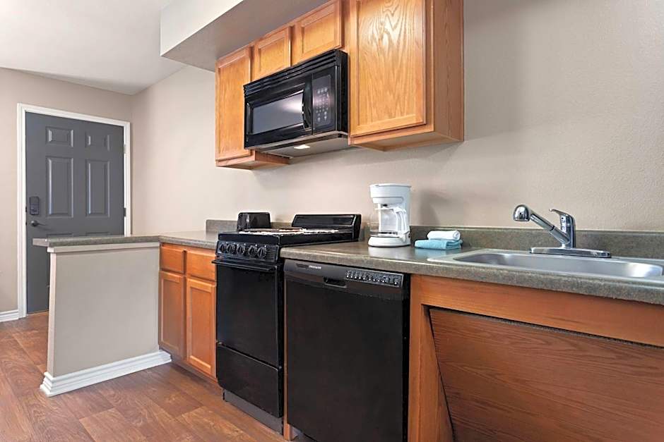 Eagle's Den Suites Carrizo Springs a Travelodge by Wyndham
