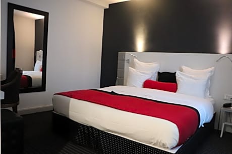 Superior Queen Room with Queen Bed - Non-Smoking