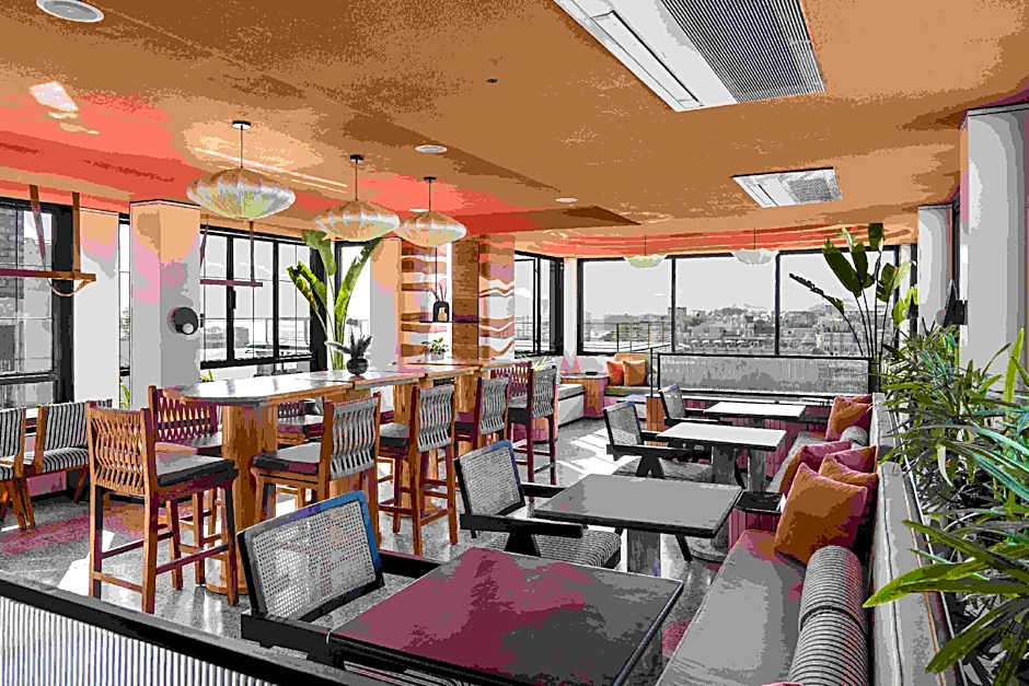 The Red Pier - My Downtown Hotels